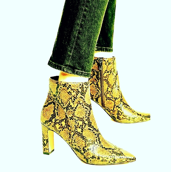 Sexy Bold Steven Steve Madden x Anthro Booties - Picture 6 of 6